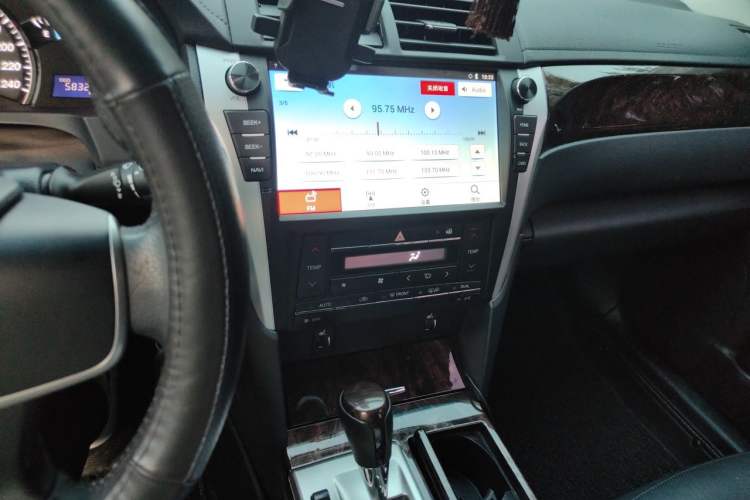 Used Toyota Camry 2015 2.0G Premier Edition Audio And AC Panel