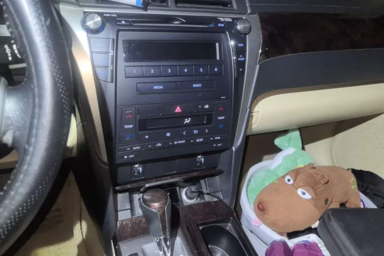 Used Toyota Camry 2015 2.0G Premier Edition Audio And AC Panel