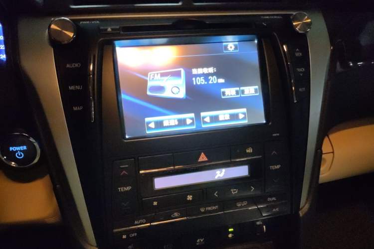 Used Toyota Camry 2015 Dual-Engine 2.5 HG Luxury Navigation Edition Audio And AC Panel
