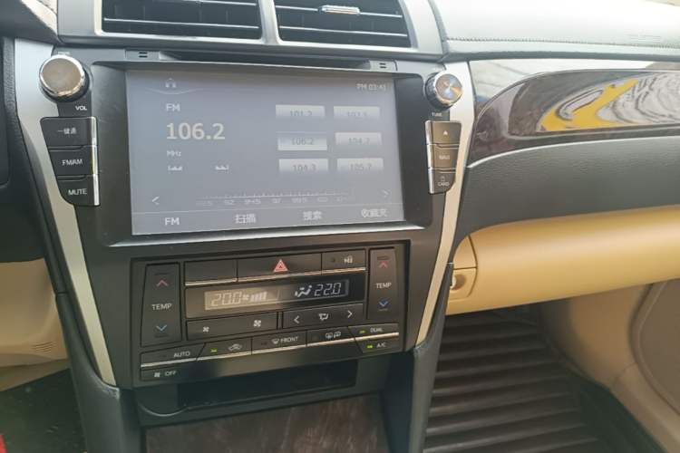 Used Toyota Camry 2015 2.0E Elite Edition Audio And AC Panel