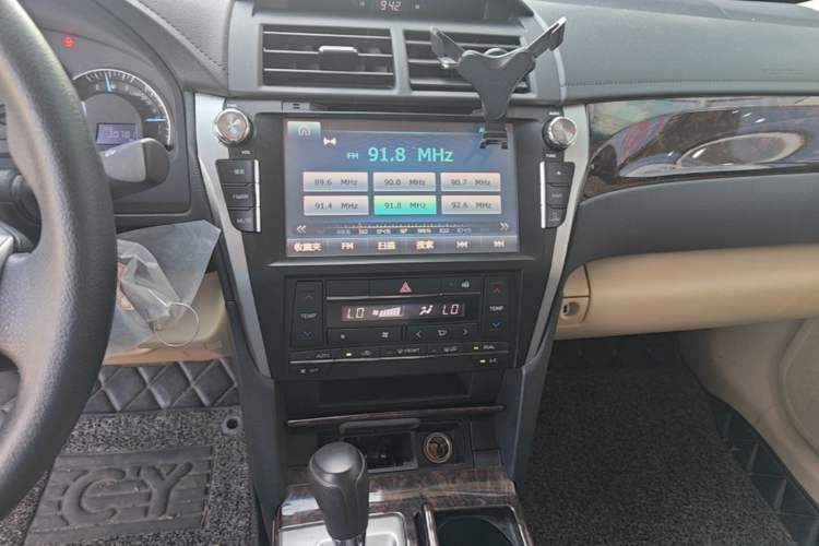 Used Toyota Camry 2015 2.0E Elite Edition Audio And AC Panel