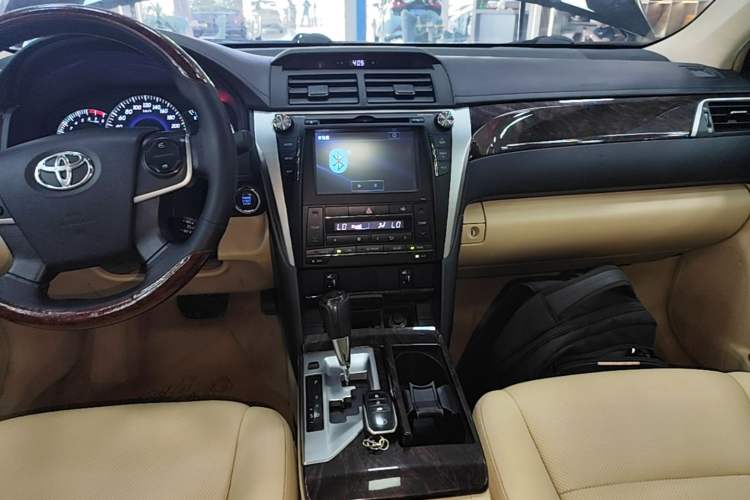 Used Toyota Camry 2015 2.5G Luxury Navigation Edition Audio And AC Panel