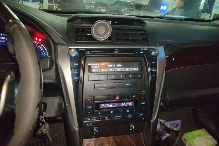 Used Toyota Camry 2015 2.0G Premier Edition Audio And AC Panel