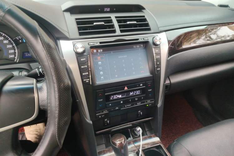 Used Toyota Camry 2015 2.0G Premier Edition Audio And AC Panel