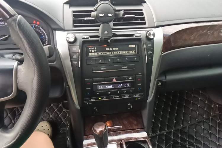 Used Toyota Camry 2015 2.0G Premier Edition Audio And AC Panel