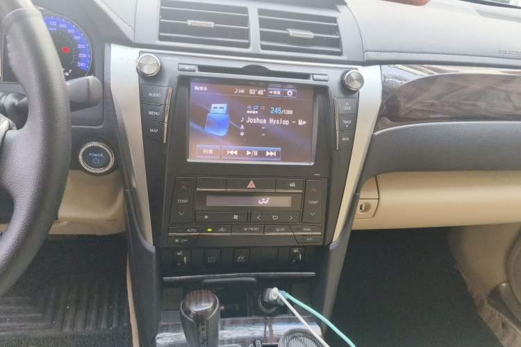 Used Toyota Camry 2015 Dual-Engine 2.5 HG Luxury Navigation Edition Audio And AC Panel