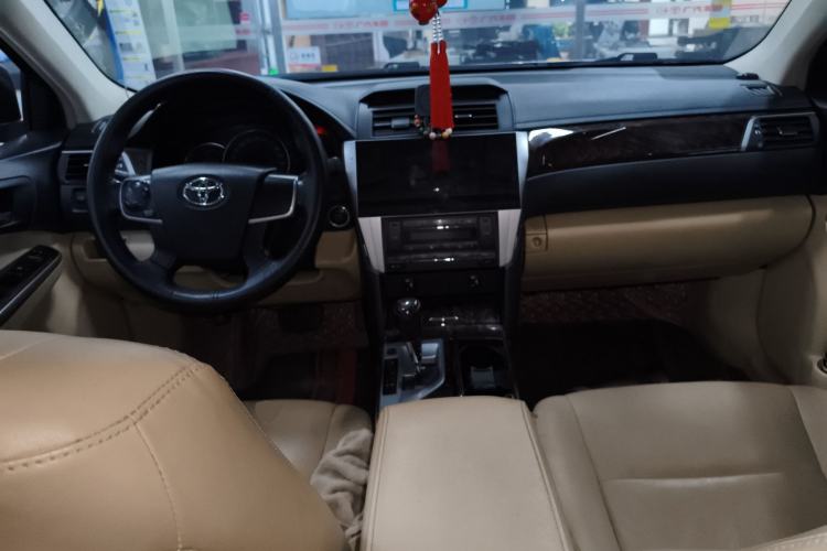 Used Toyota Camry 2015 2.0G Premier Edition Center Console