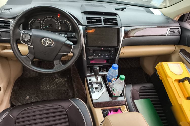 Used Toyota Camry 2015 2.0E Elite Edition Center Console