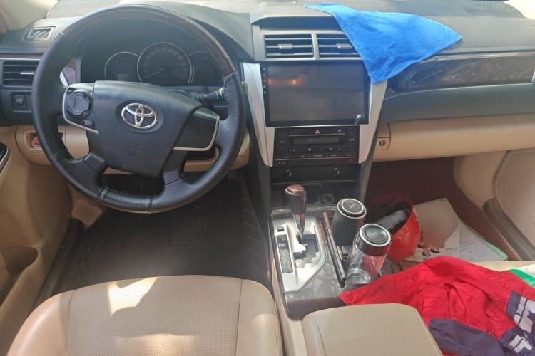 Used Toyota Camry 2015 2.0G Premier Edition Center Console