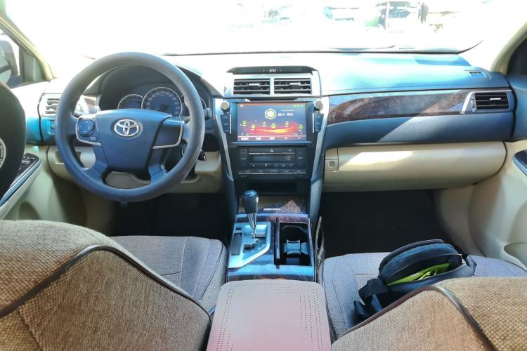 Used Toyota Camry 2015 2.0E Elite Edition Center Console