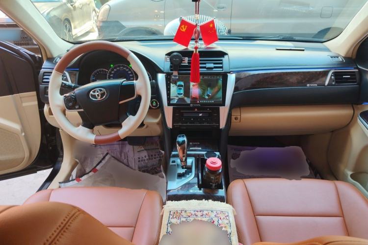 Used Toyota Camry 2015 2.0E Elite Edition Center Console