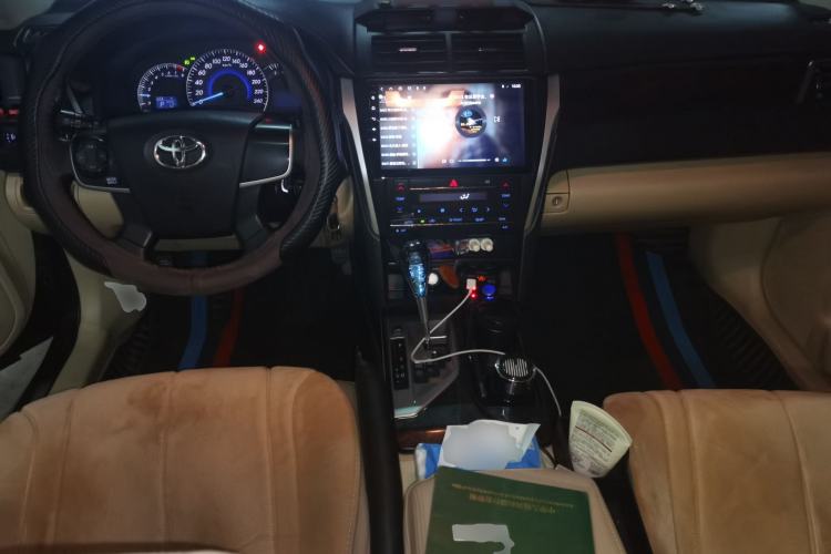 Used Toyota Camry 2015 2.0G Premier Edition Center Console