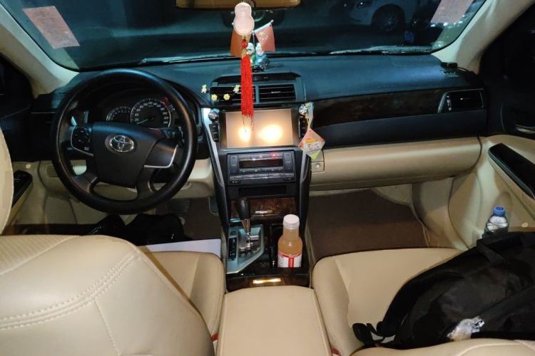 Used Toyota Camry 2015 2.0E Elite Edition Center Console