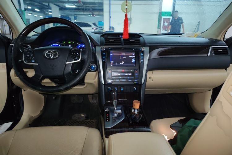 Used Toyota Camry 2015 Dual-Engine 2.5 HG Luxury Navigation Edition Center Console