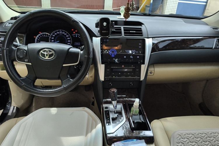 Used Toyota Camry 2015 2.0G Premier Edition Center Console