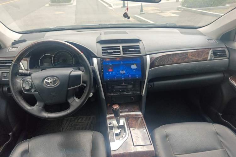 Used Toyota Camry 2015 2.0G Premier Edition Center Console