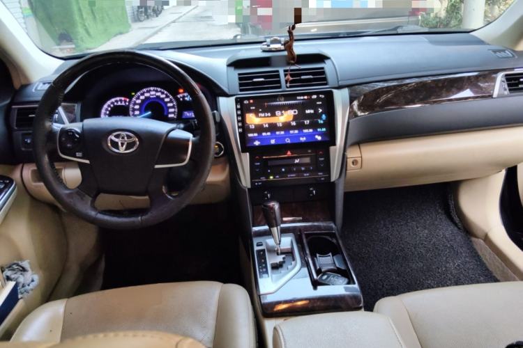 Used Toyota Camry 2015 2.0G Premier Edition Center Console