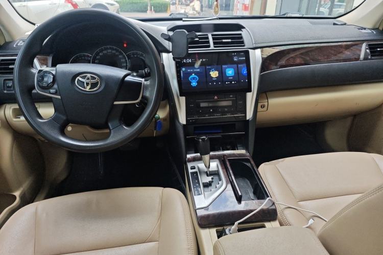 Used Toyota Camry 2015 2.0E Elite Edition Center Console