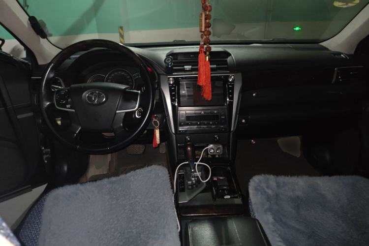 Used Toyota Camry 2015 2.0G Premier Edition Center Console