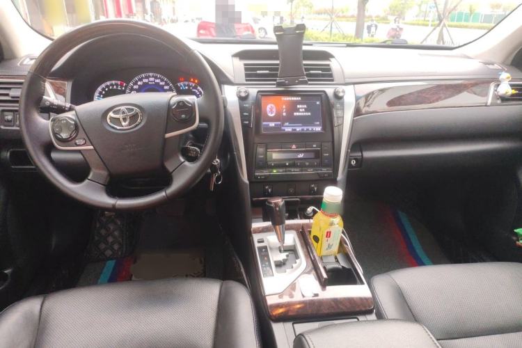 Used Toyota Camry 2015 2.0G Premier Edition Center Console