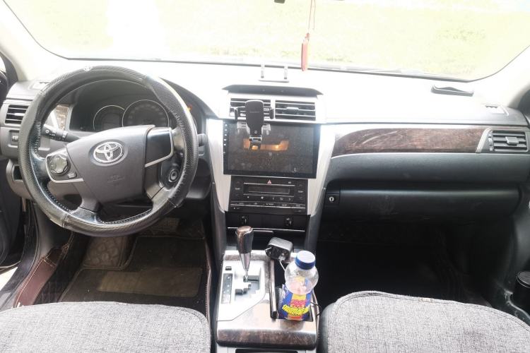 Used Toyota Camry 2015 2.0G Premier Edition Center Console