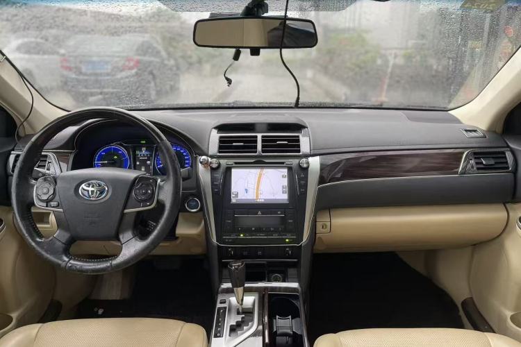 Used Toyota Camry 2015 Dual-Engine 2.5 HG Luxury Navigation Edition Center Console