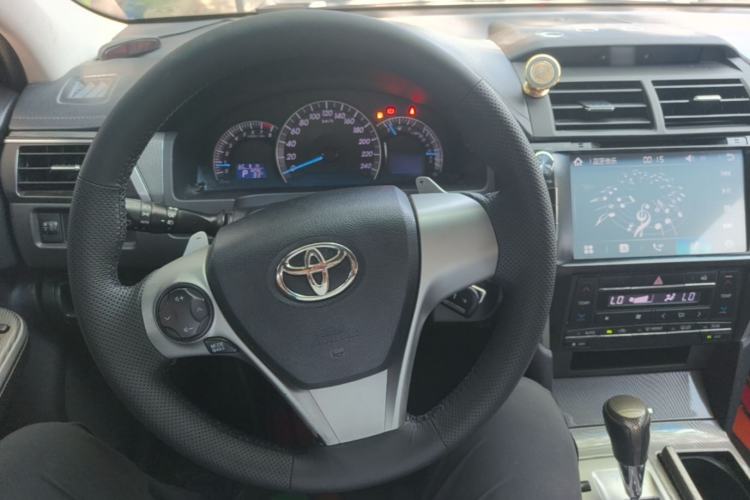 Used Toyota Camry 2015 Junrui 2.0S Activa Edition Center Console