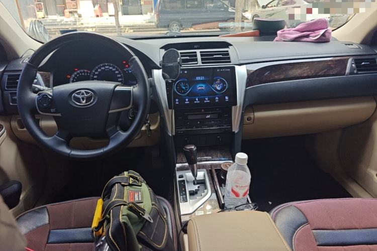 Used Toyota Camry 2015 2.0G Premier Edition Center Console