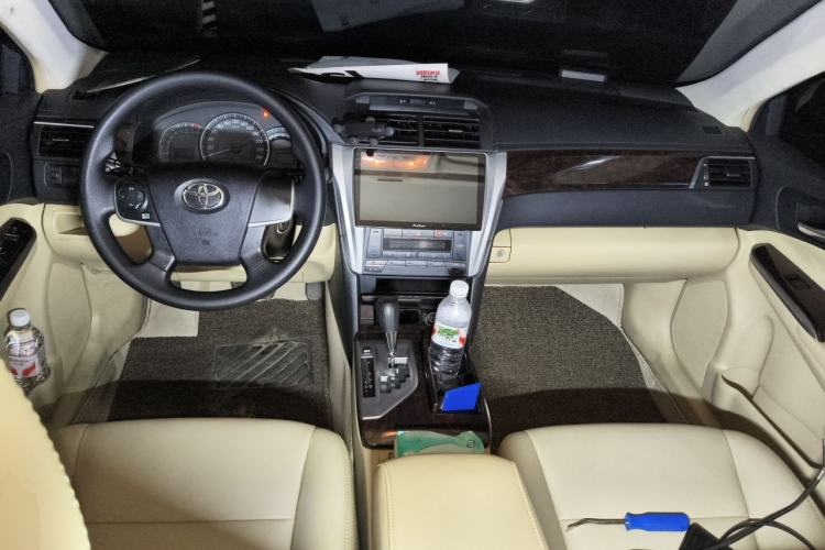 Used Toyota Camry 2015 2.0E Elite Edition Center Console