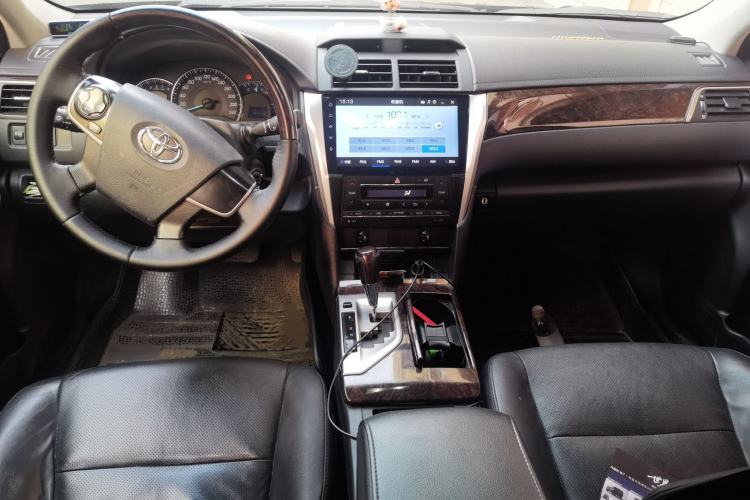 Used Toyota Camry 2015 2.0G Premier Edition Center Console