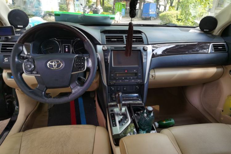 Used Toyota Camry 2015 Dual-Engine 2.5 HG Luxury Navigation Edition Center Console
