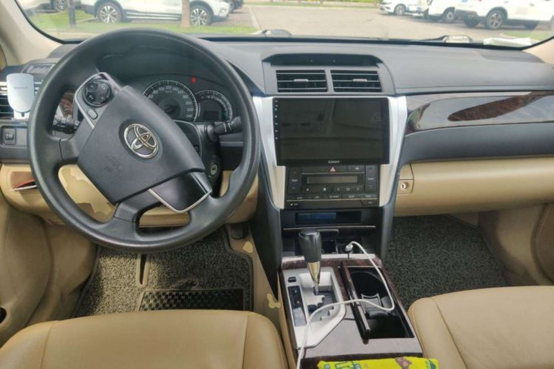 Used Toyota Camry 2015 2.0E Elite Edition Center Console
