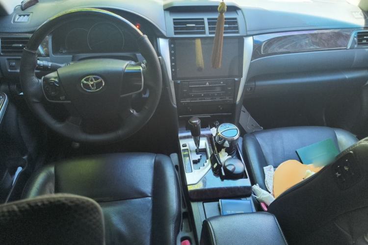 Used Toyota Camry 2015 2.0G Premier Edition Center Console