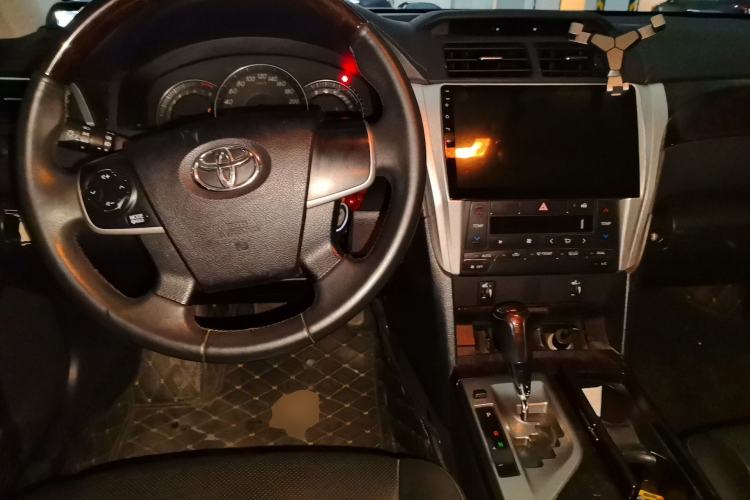Used Toyota Camry 2015 2.0G Premier Edition Center Console