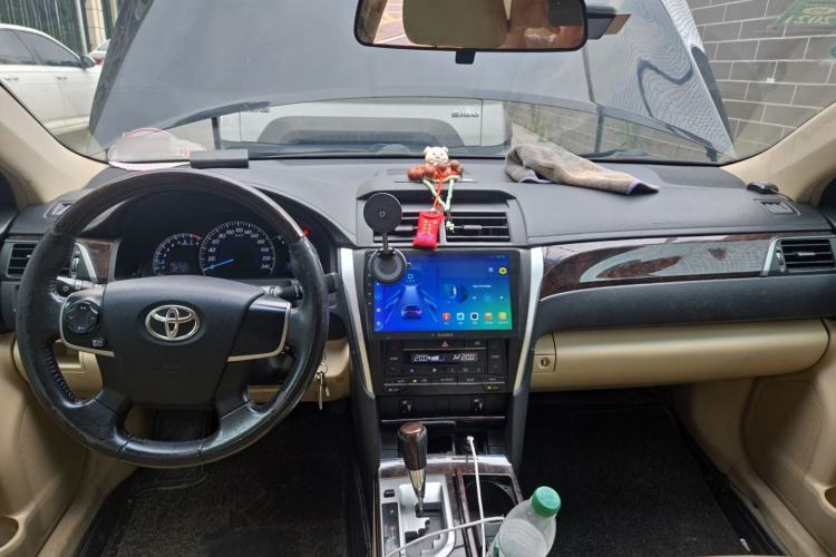 Used Toyota Camry 2015 2.0G Premier Edition Center Console
