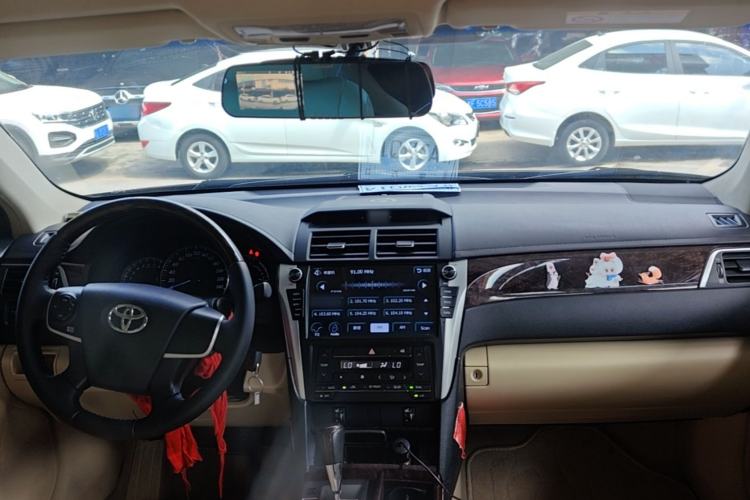 Used Toyota Camry 2015 2.0G Premier Edition Center Console