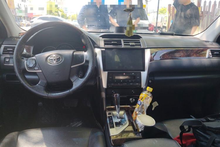 Used Toyota Camry 2015 2.0G Premier Edition Center Console
