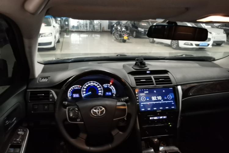 Used Toyota Camry 2015 2.0G Premier Edition Center Console