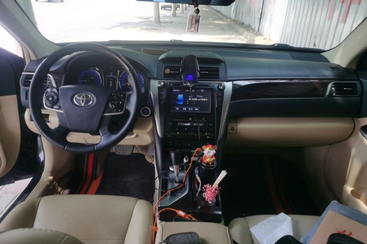 Used Toyota Camry 2015 Dual-Engine 2.5 HG Luxury Navigation Edition Center Console