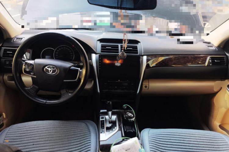 Used Toyota Camry 2015 2.0E Elite Edition Center Console