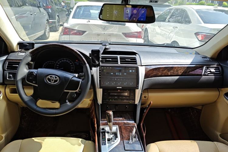 Used Toyota Camry 2015 2.0G Premier Edition Center Console