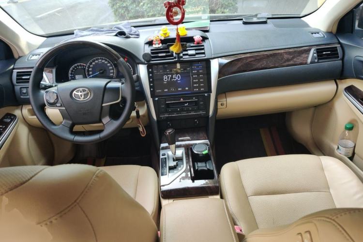 Used Toyota Camry 2015 2.0G Premier Edition Center Console