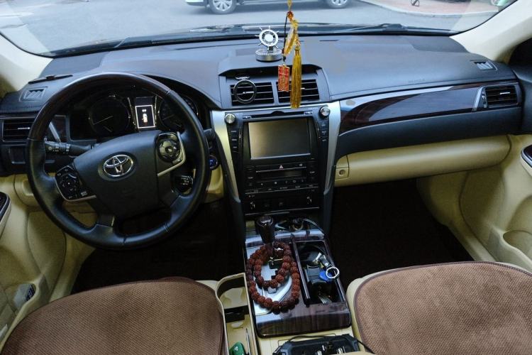 Used Toyota Camry 2015 Dual-Engine 2.5 HG Luxury Navigation Edition Center Console