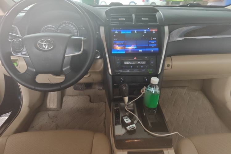 Used Toyota Camry 2015 2.0G Premier Edition Center Console