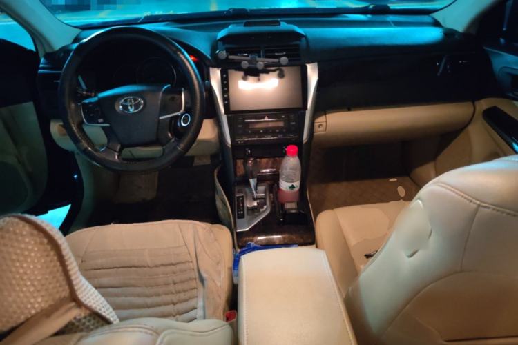 Used Toyota Camry 2015 2.0G Premier Edition Center Console