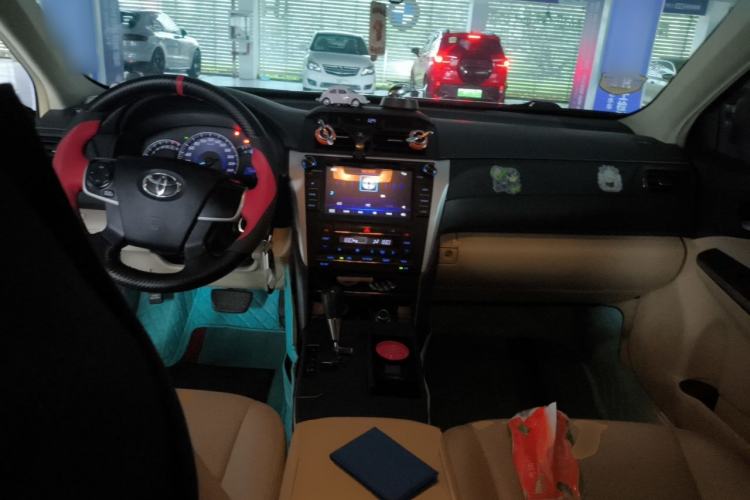 Used Toyota Camry 2015 2.0E Elite Edition Center Console