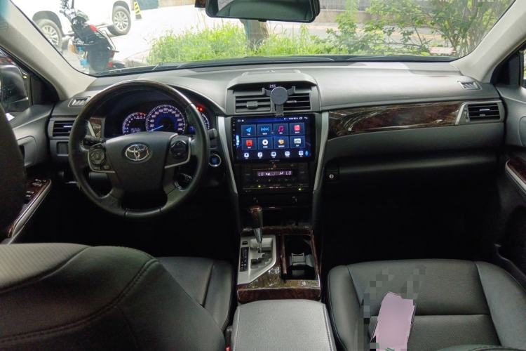 Used Toyota Camry 2015 2.5G Luxury Navigation Edition Center Console