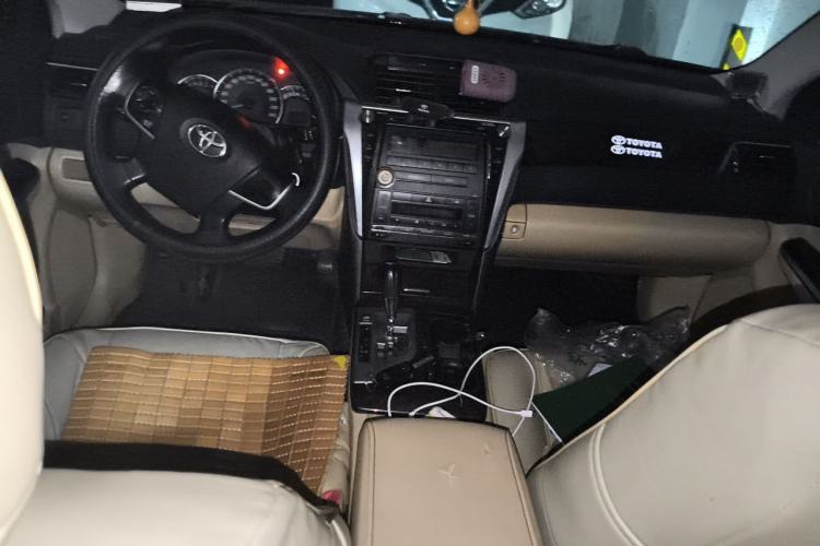 Used Toyota Camry 2015 2.0E Elite Edition Center Console