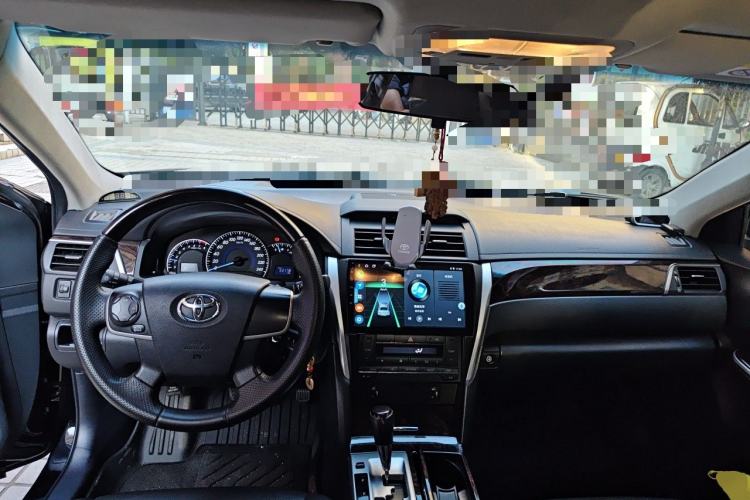 Used Toyota Camry 2015 2.0G Premier Edition Center Console