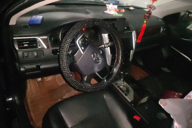 Used Toyota Camry 2015 2.0G Premier Edition Center Console